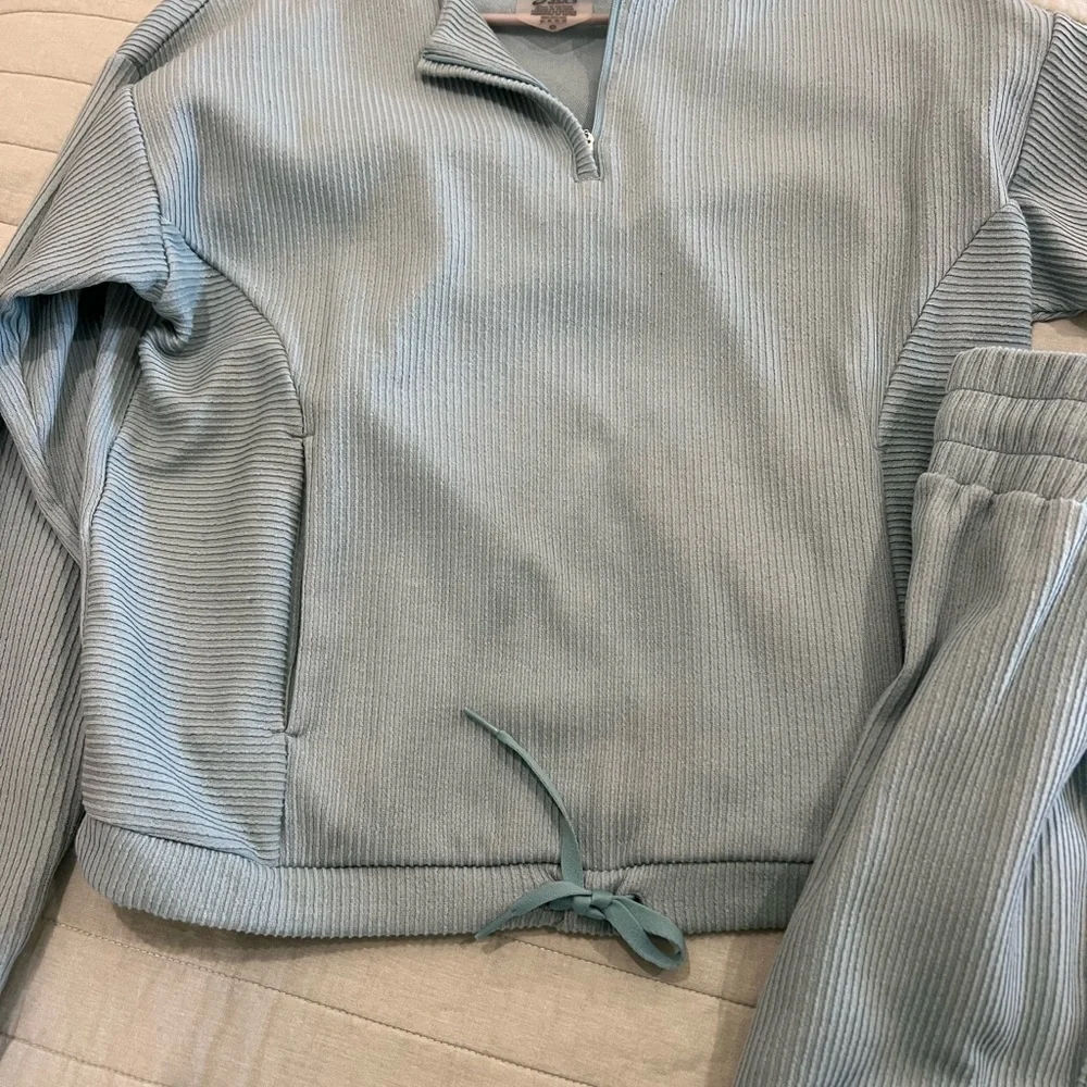 ASICS Matching Set - Picture 2 of 3